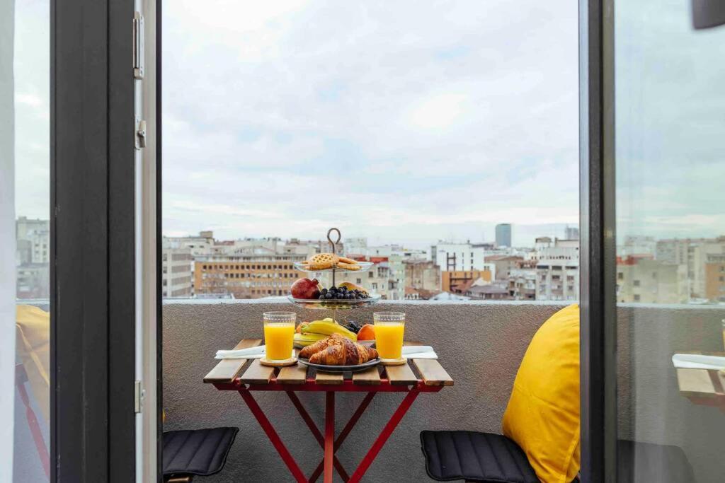 Stunning Views - Top Location - Netflix + Balcony Boekarest Buitenkant foto